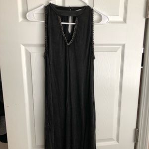 Sleeveless dress